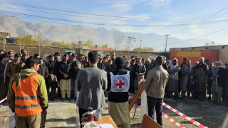 The ICRC team pitcured with community of Gulbahar, Kapisa
